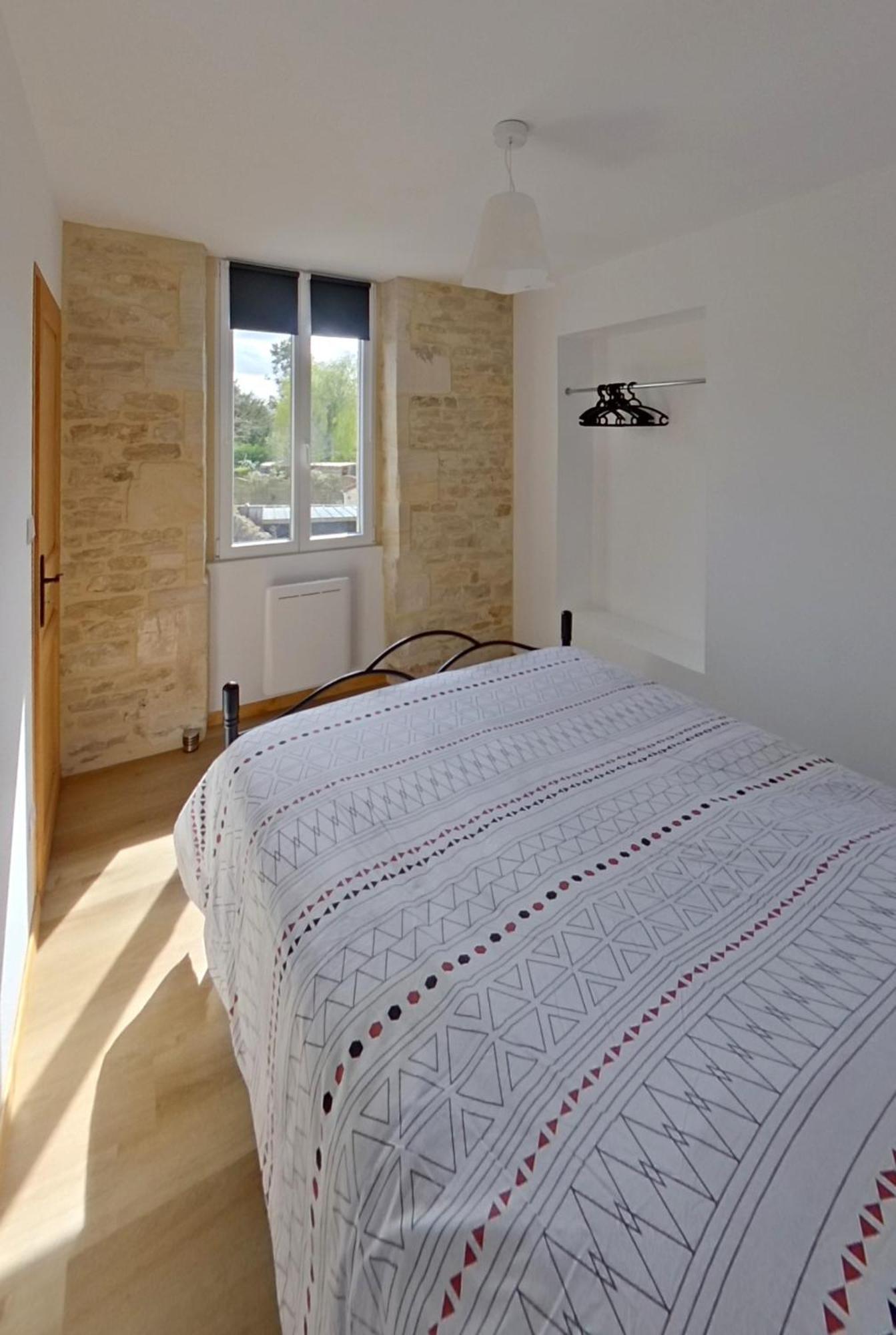 Logement Cosy Parking Prive Situe Au Coeur Du Village Reviers Exteriér fotografie